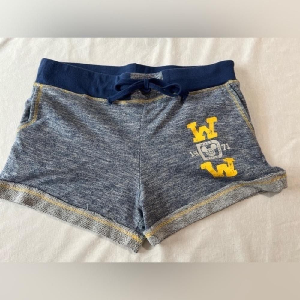Disney shorts, Large